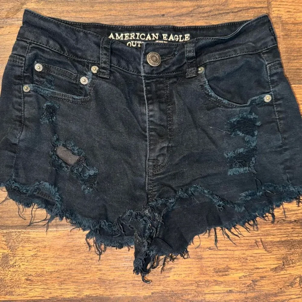 American Eagle Black Distressed Shorts Size 4